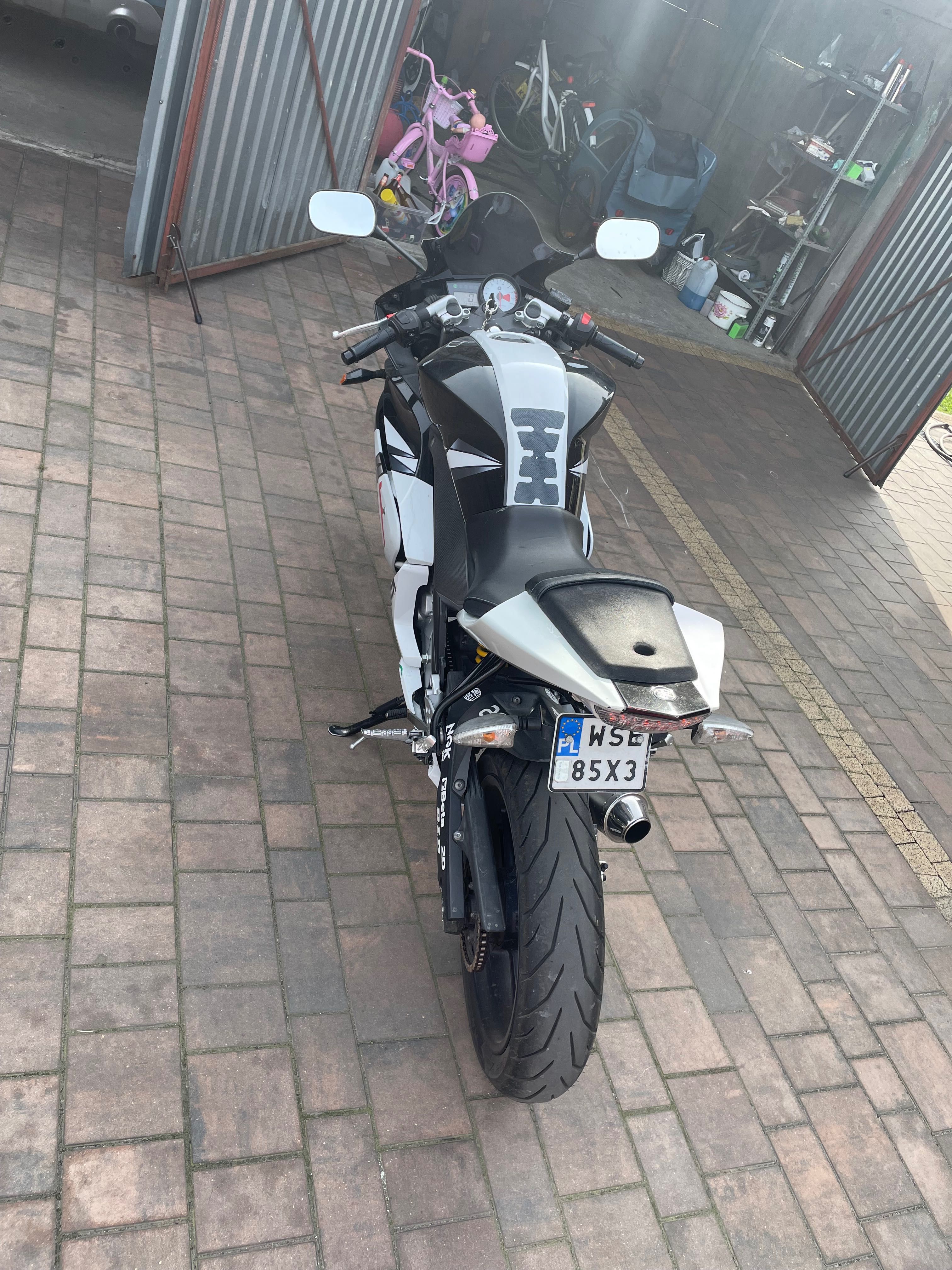 Sprzedam Yamaha YZF zarejestrowana jako motorower