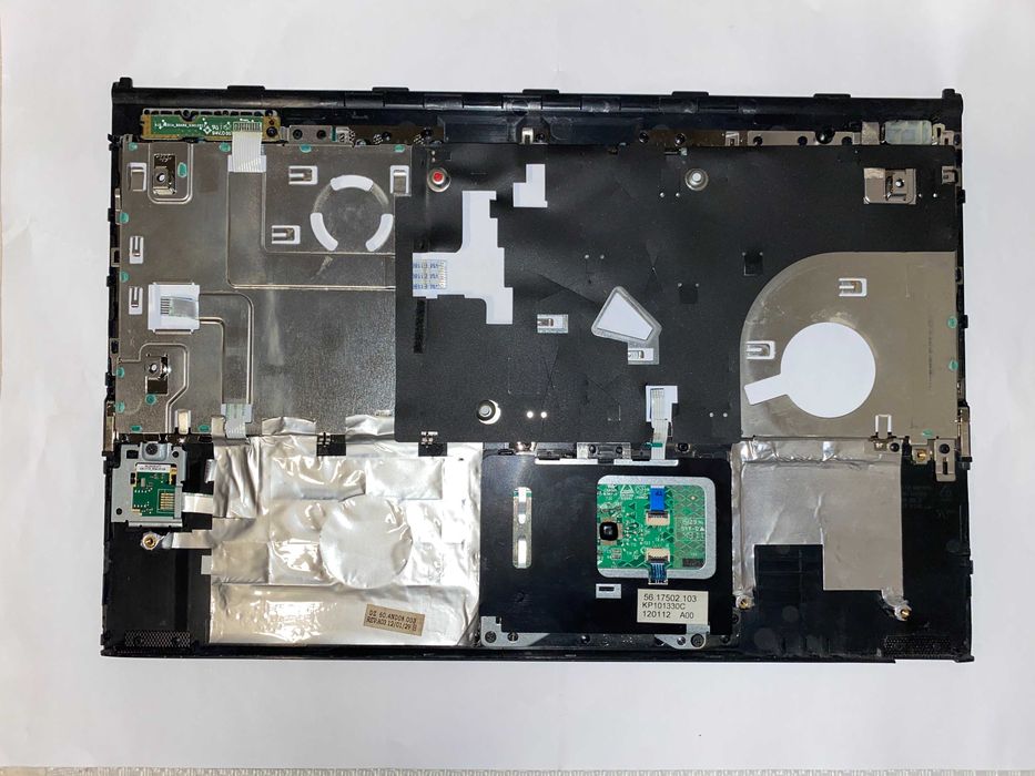Górna obudowa, touchpad, przyciski, czytnik linii do DELL Vostro V131