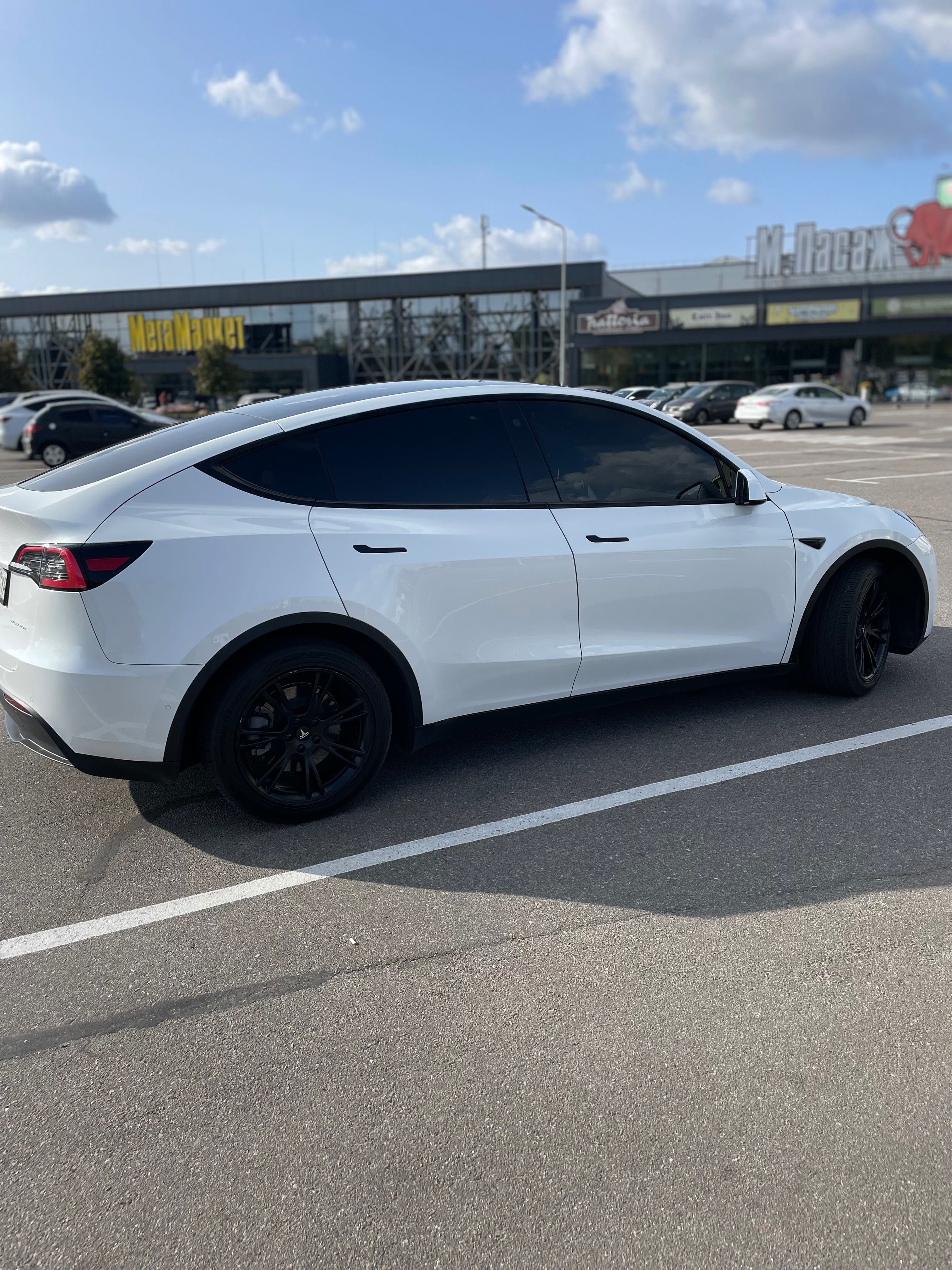 Tesla Model Y 2021 Long Range Dual motor