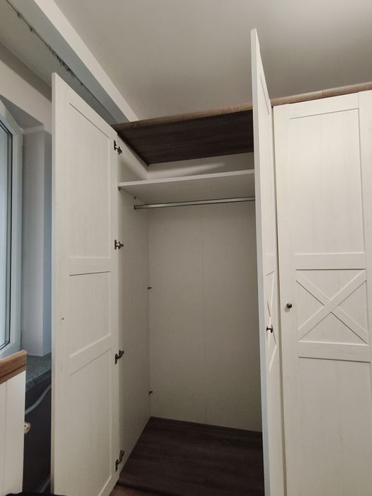 Szafa pięciodrzwiowa brw