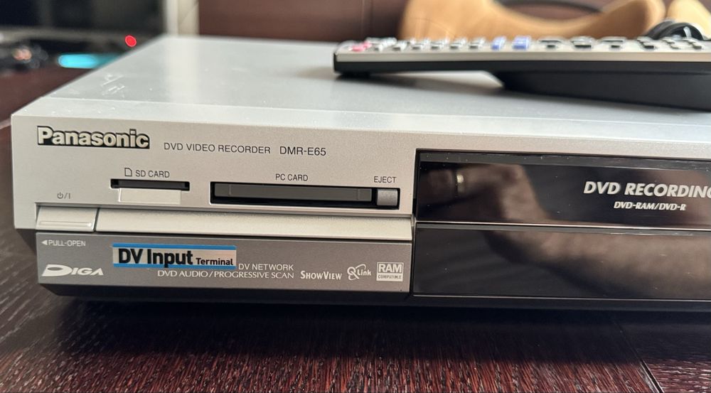 Nagrywarka DVD DMR-E65