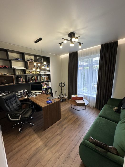 Повністю АВТОНОМНИЙ Дизайнерський будинок в закритому КМ біля Києва !