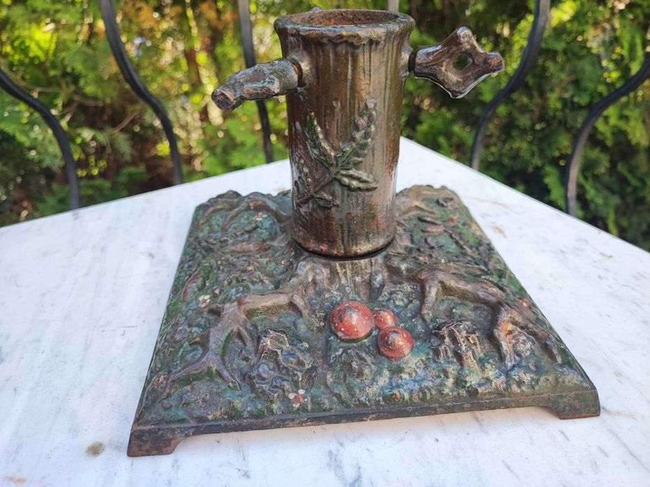 Secesyjny żeliwny stojak pod choinkę