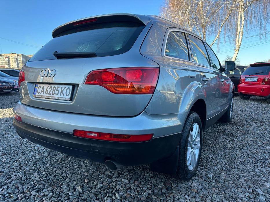 Продам авто Audi Q7