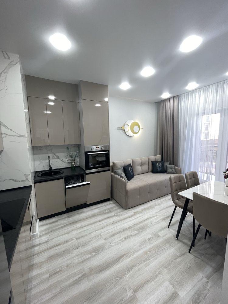 Первая Аренда Краснова, 61 Жемчужина,спальня и кухня студия,балкон