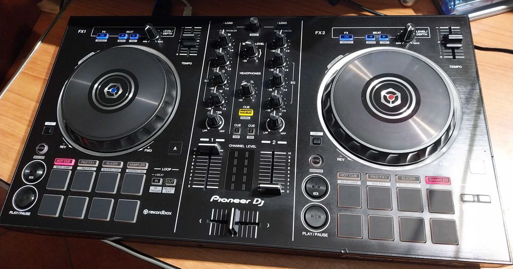 Controladora DJ Pioneer DDJ-RB
