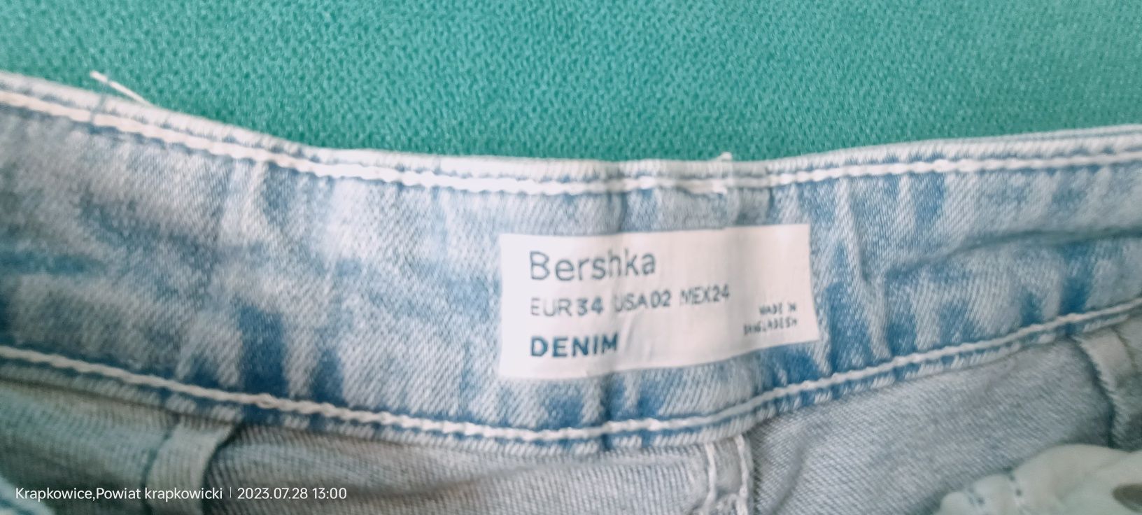 Krótkie spodenki damskie dżinsowe Bershka rozmiar 34, polecam!