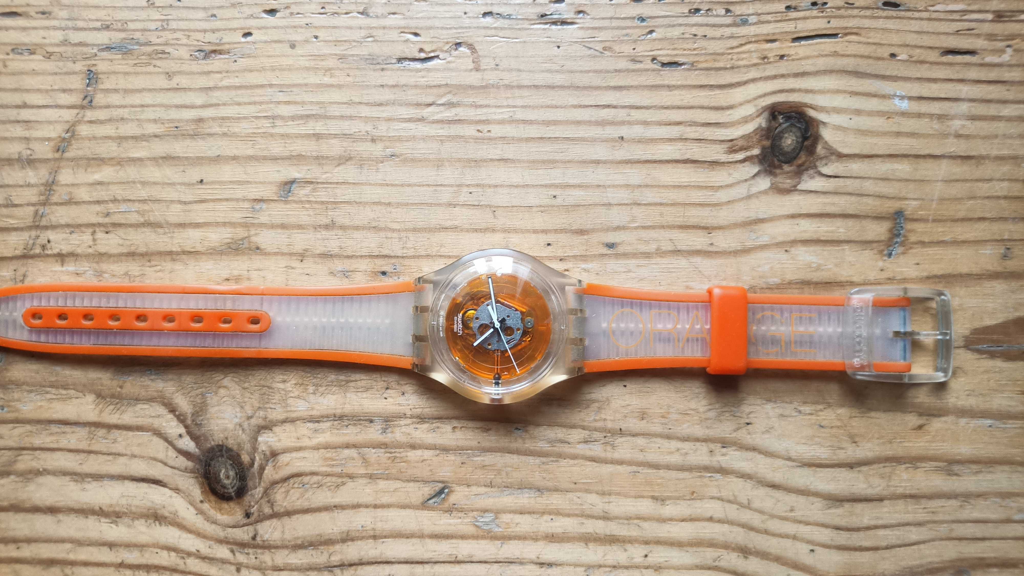 Relógio como novo, com 3 braceletes, pele e laranja