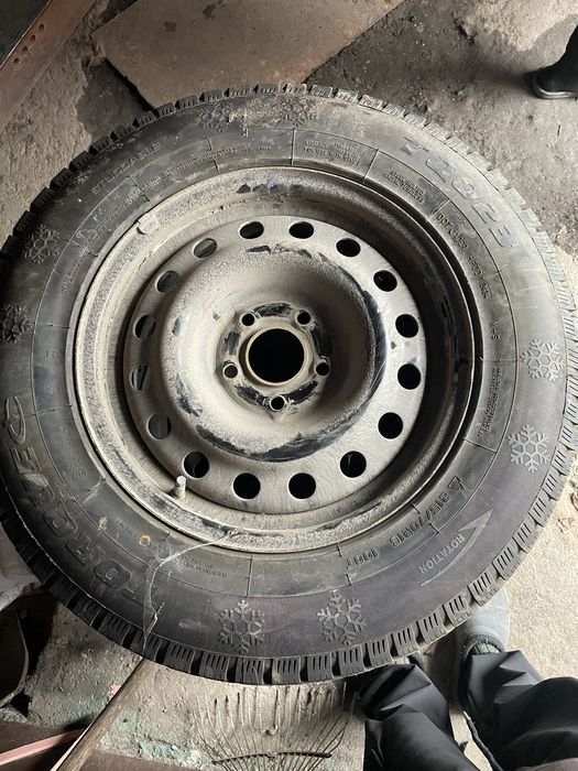 Диски шини 215/70/16