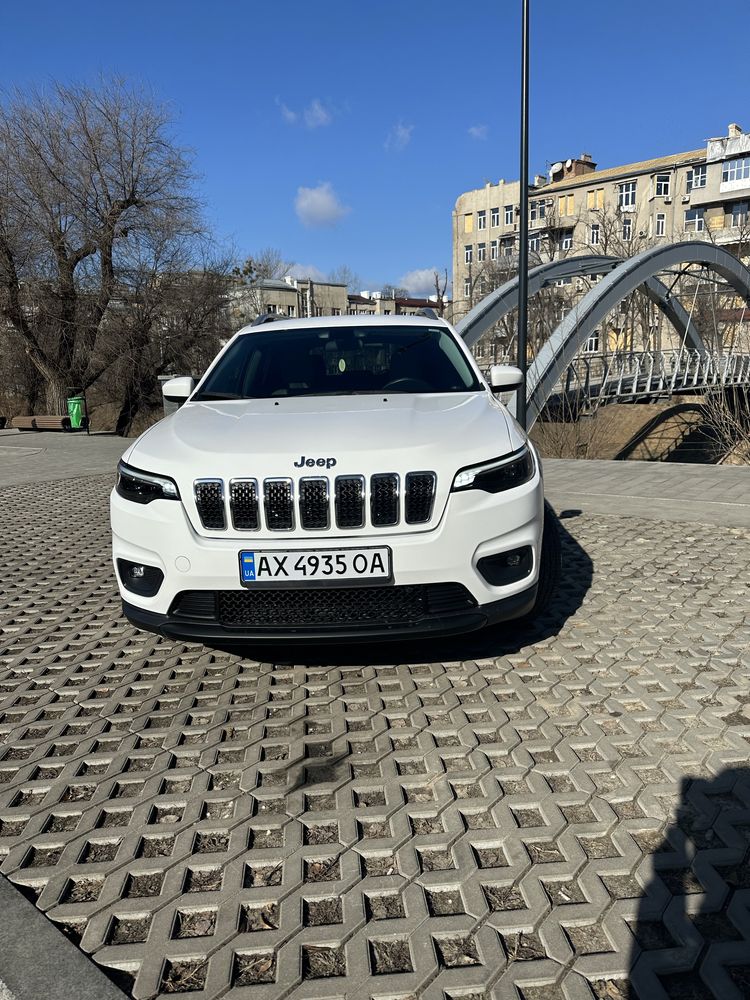 Jeep Cherokee, 3.2,  2018 року