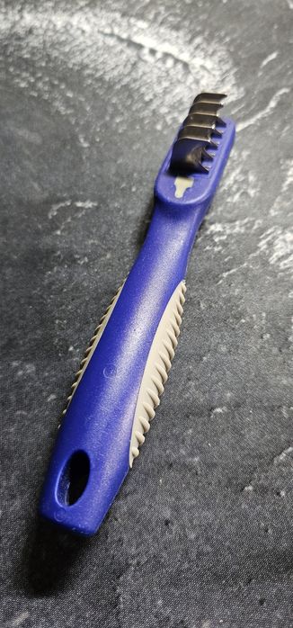 Колтунорізи Artero 16x2 см та Trixie 18x3,5