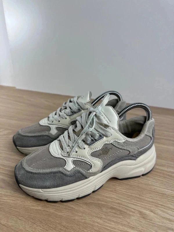Buty sneakersy bezowe Gant r. 36