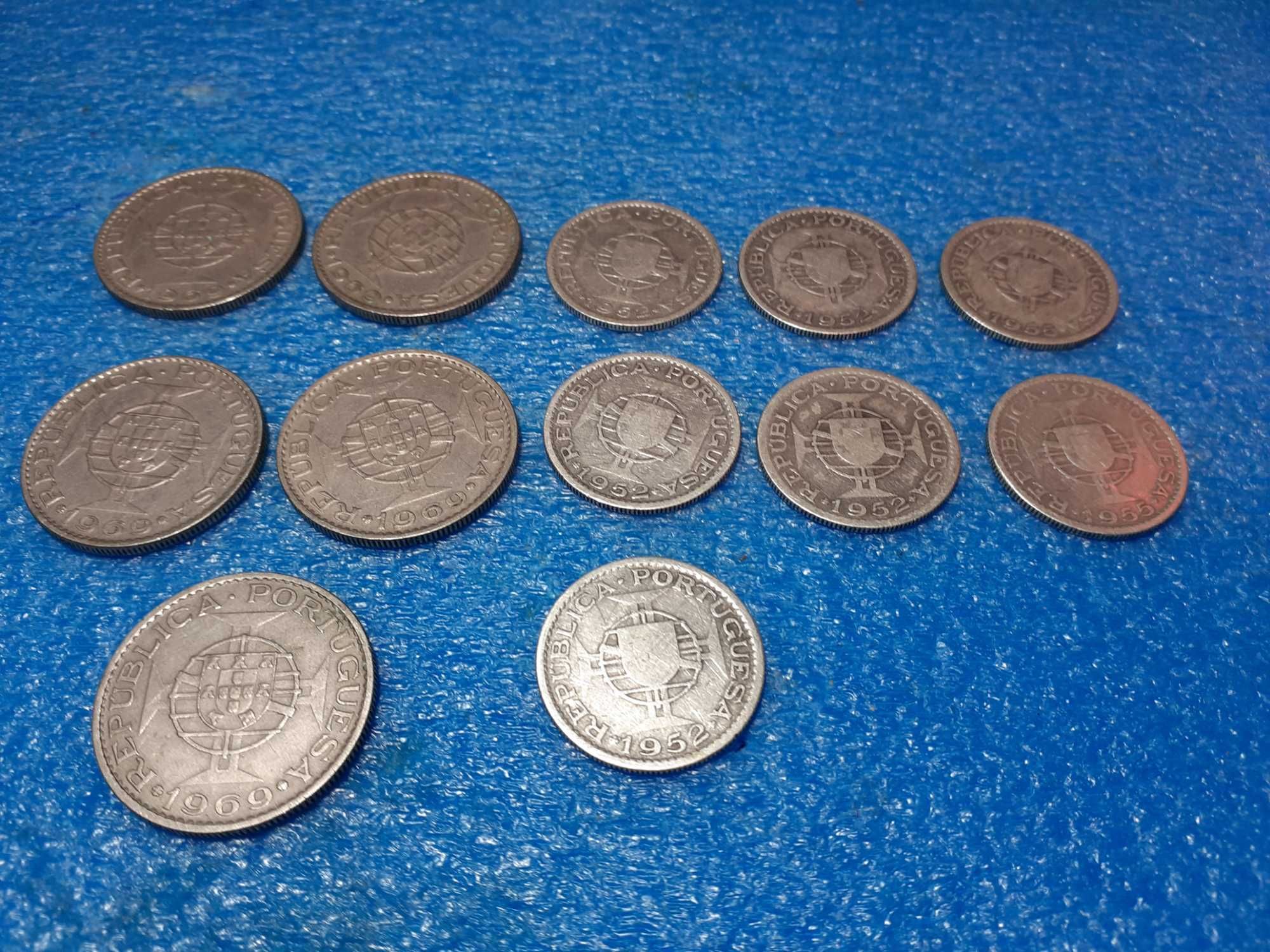 Moedas  10 escudos Angola
