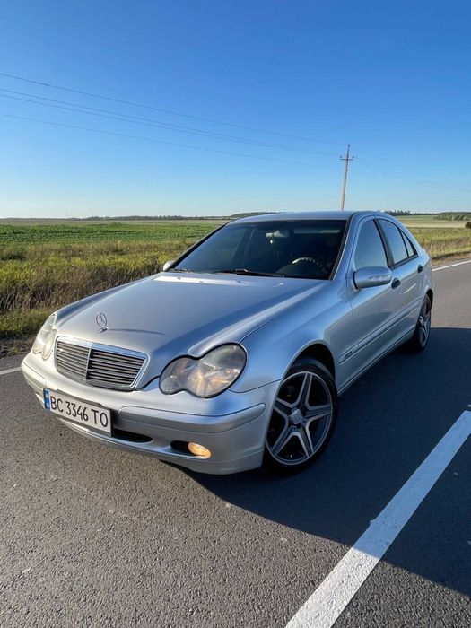 Mercedes c 180.