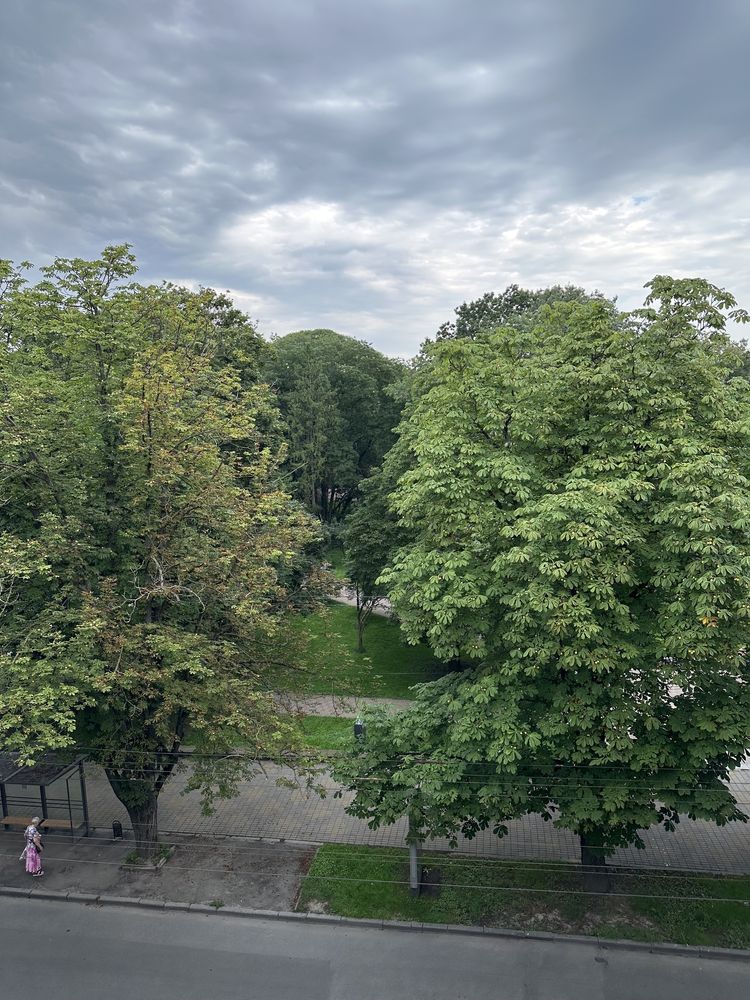 приміщення під клініку / офіс / банк /