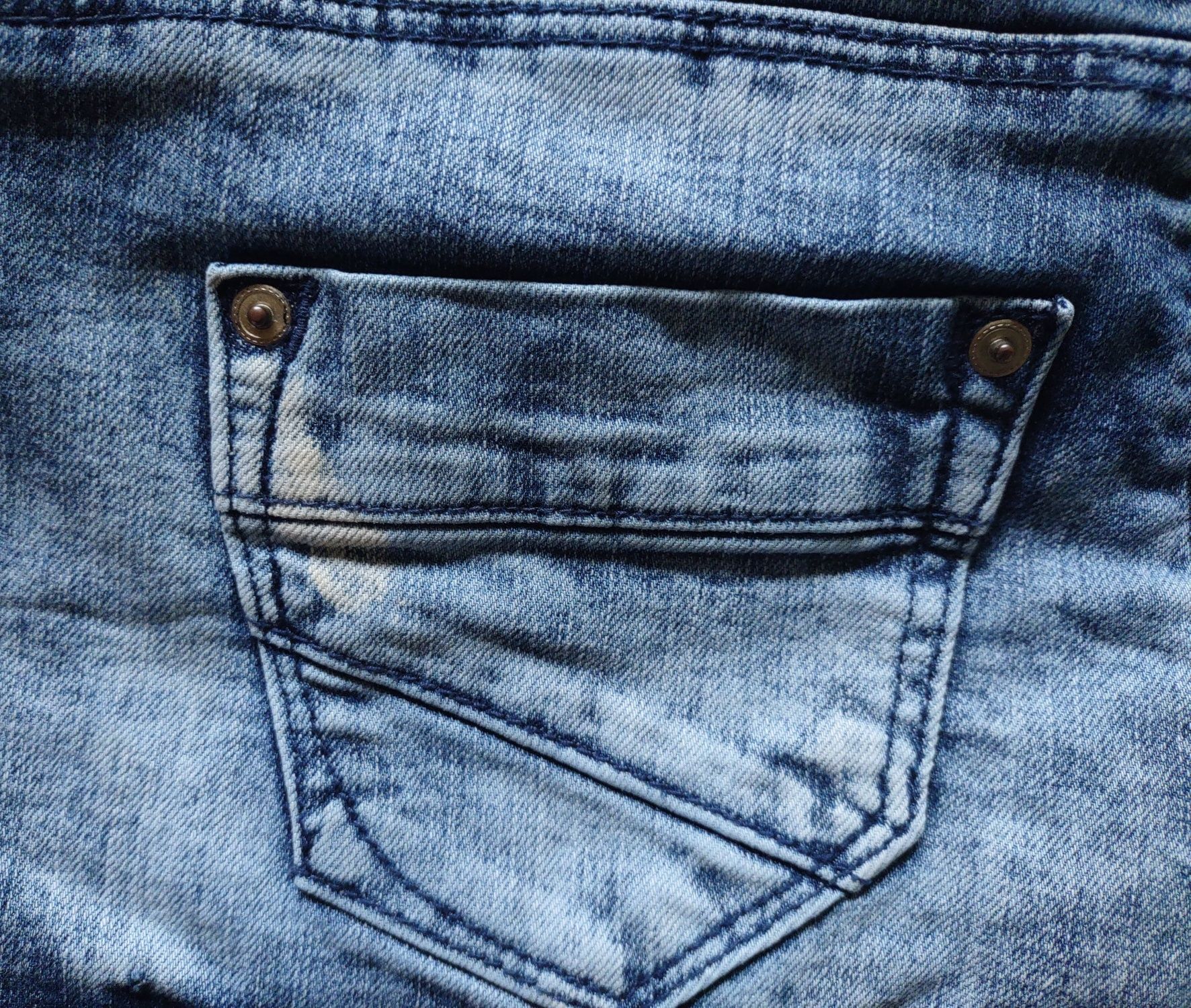 Szorty z wysokim stanem spodenki jeansowe Bershka