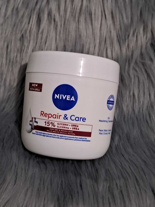 NIVEA Repair & Care Krem 72h nawilżenia, skóra sucha Gliceryna i Wit E