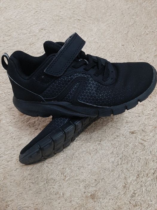 Sapatilhas desportiva 33