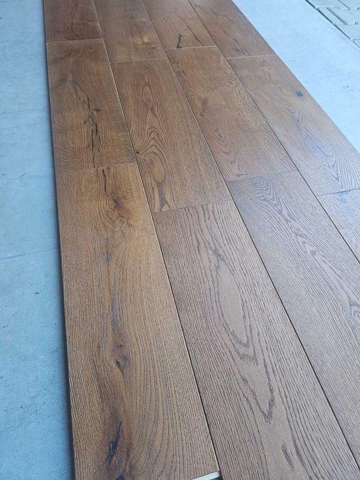Deska dębowa podłogowa faza, brązowy olej uv, szczotka 13x180 (15 m2)