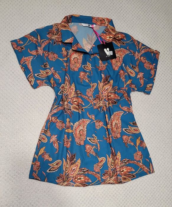 Nowa piękna koszula damska z krótkim rękawem w kwiatowy print rozm. 42