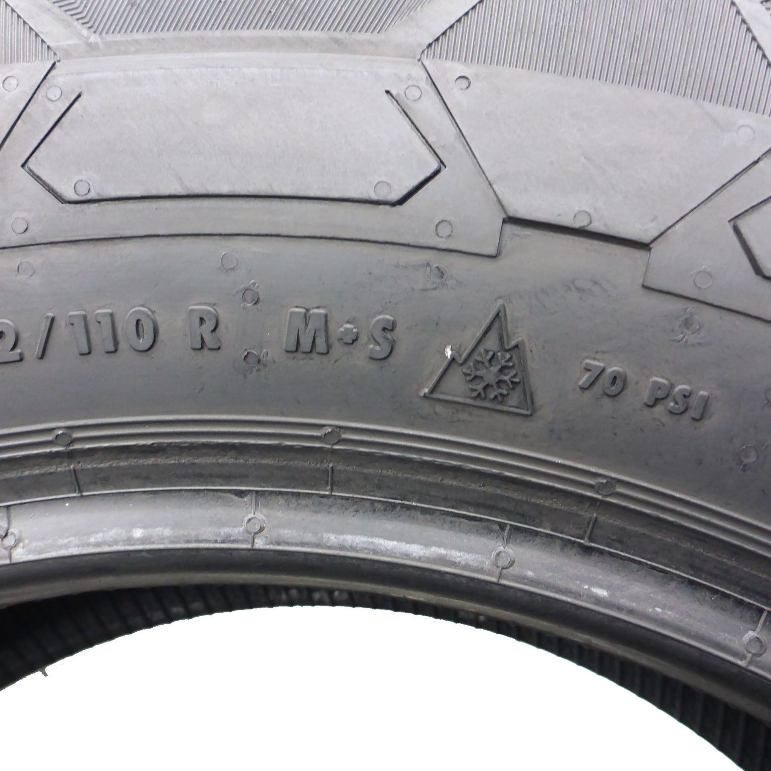 Opony 225/65/16C Continental 225/65R16C 112/110R Zimowe 2024 7-8mm