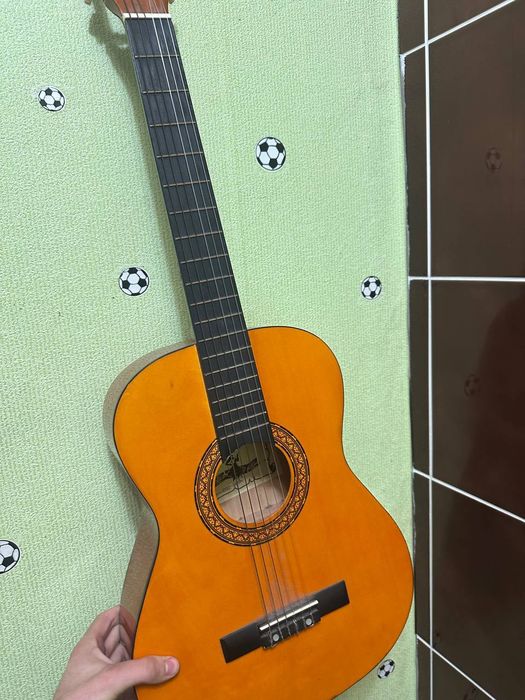 Продам гітару max tone