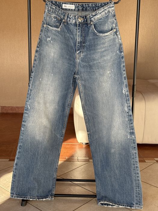 Прямі, широкі джинси Zara.