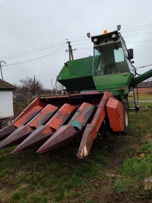 Продам комбайн нива