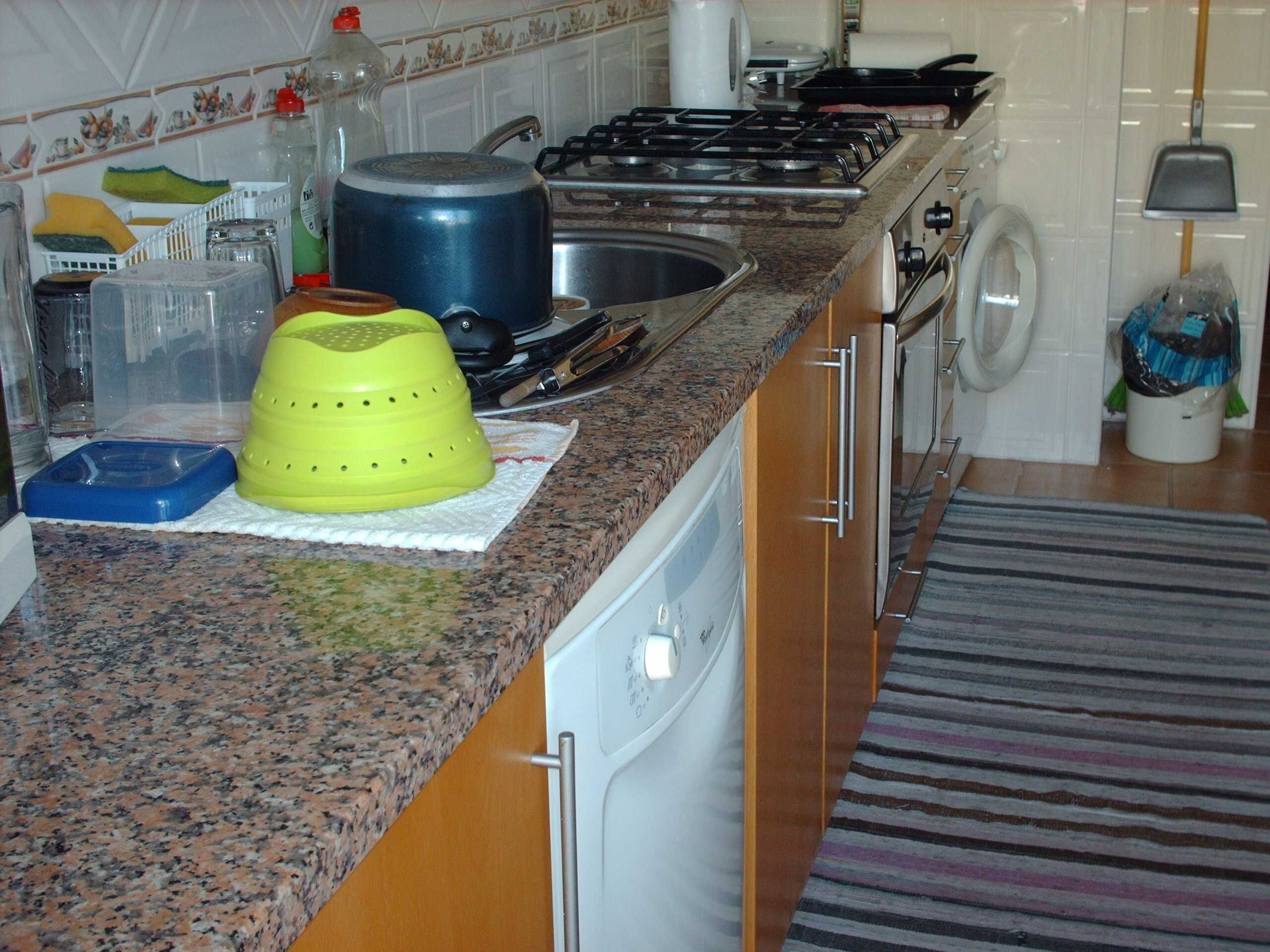 Quarto grande junto ao Coimbra shopping