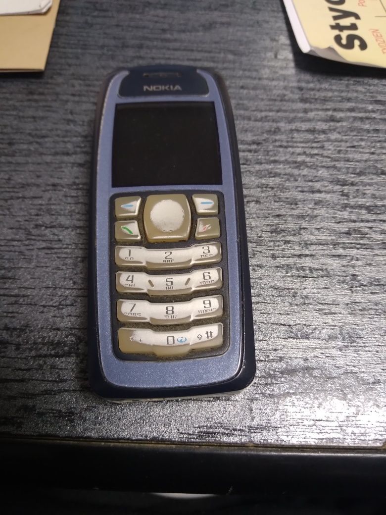 Telefon Nokia 3100 z ładowarką