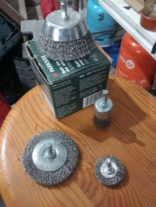 Set de 4 escovas de metal Parkside