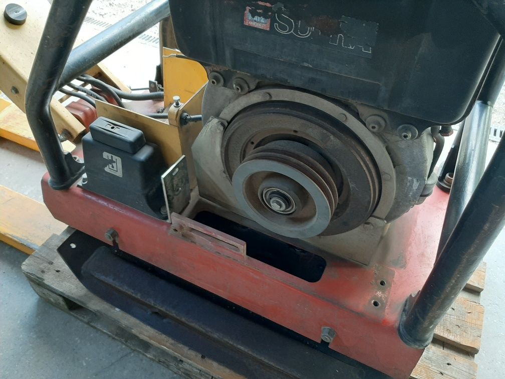 Zagęszczarka LG500 Dynapac Atlas Copco uszkodzony silnik na części