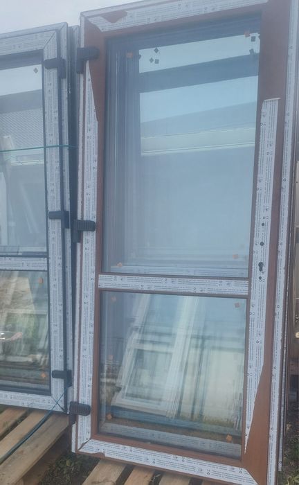 Drzwi zewnętrzne PCV do domu biura sklepu