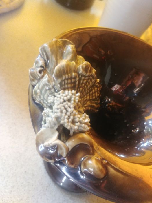 Ciekawy stary wazon zdobiony