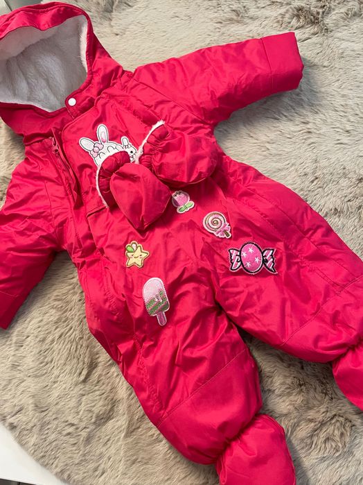 Amarantowy kombinezon zimowy z rękawiczkami, rozmiar 18–24 mies.