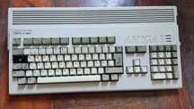 Amiga a1200 monitor sanyo cd3185a joysticki quick shot