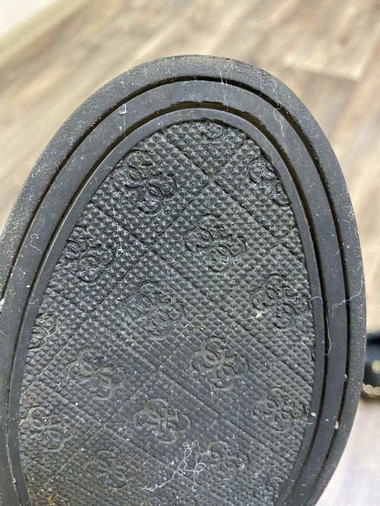 Продам кросовки GUESS
