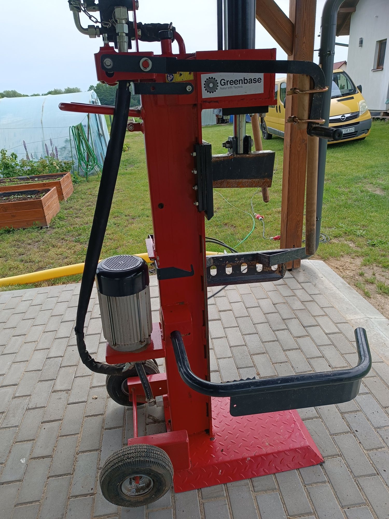 Duża łuparka hydrauliczna do drewna 11 ton pionowa