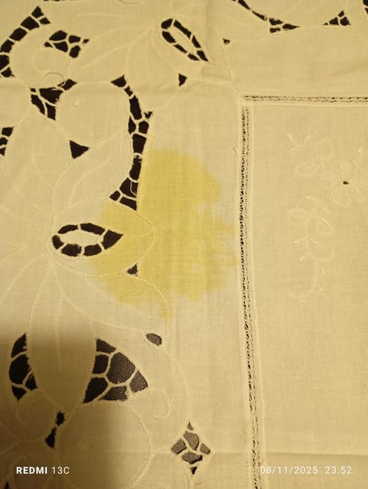 Toalha quadrada bordada