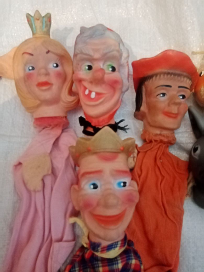 Кукли - казкові персонвжі дитячого лялькового  театру