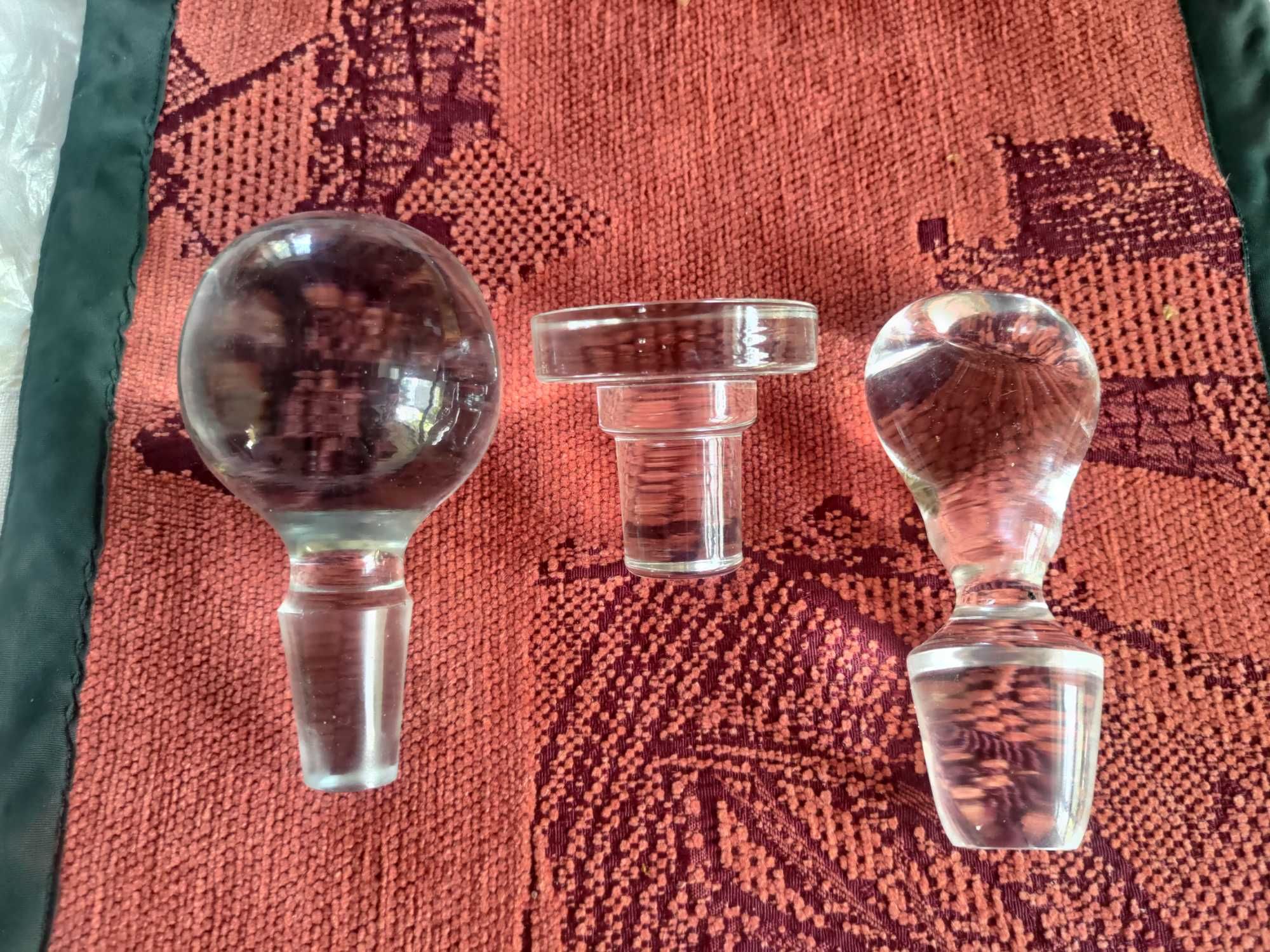 3 korki do karafki