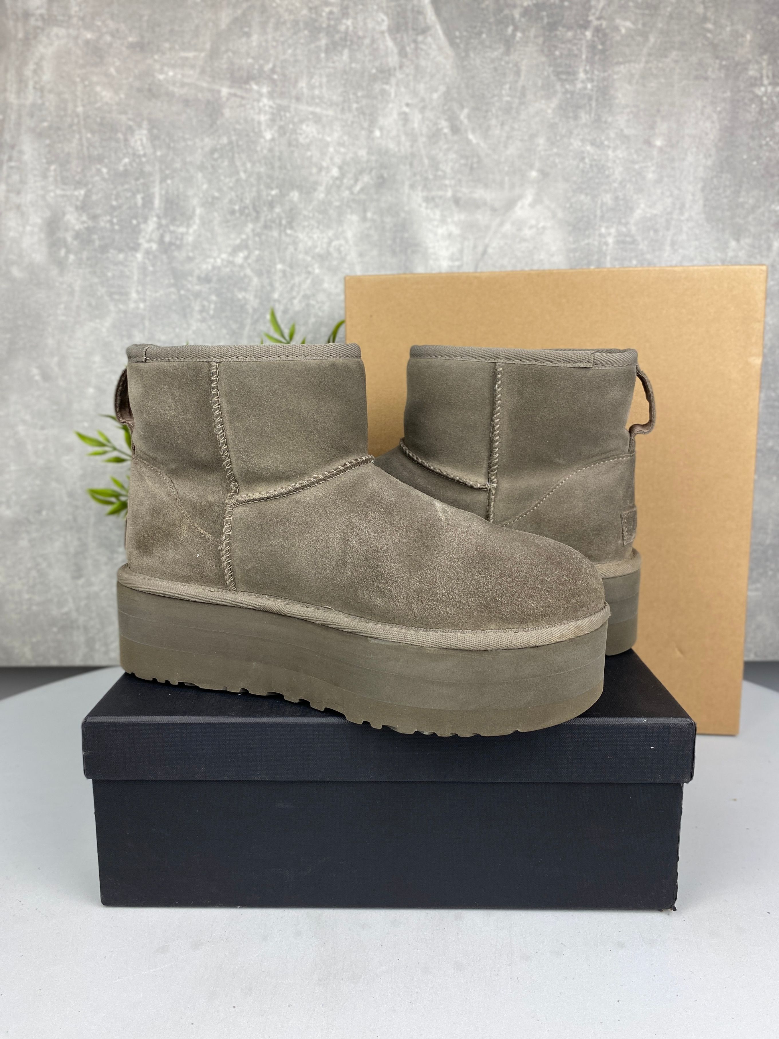 Bardzo dobre / buty śniegowce / UGG / Classic Mini Platform / r. 39