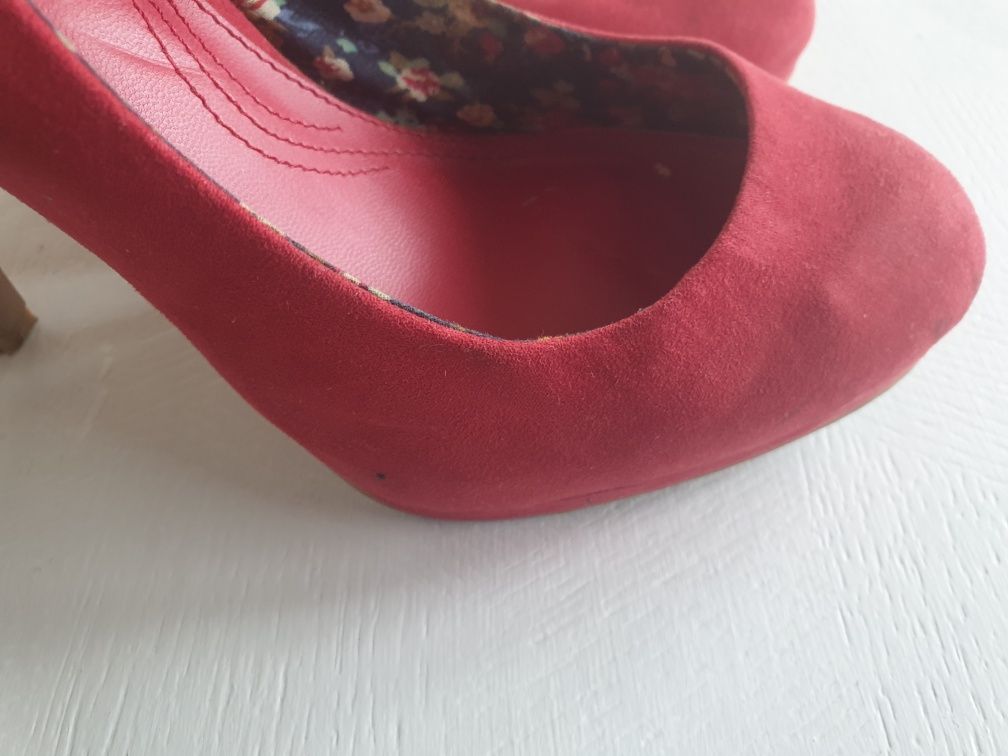 Szpilki zamszowe czerwone ZARA r.37