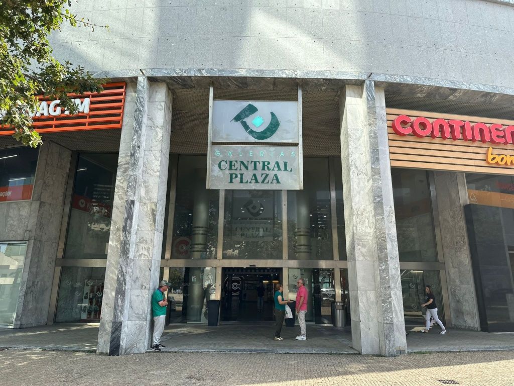Aluga-se loja centro da Maia - Central Plaza