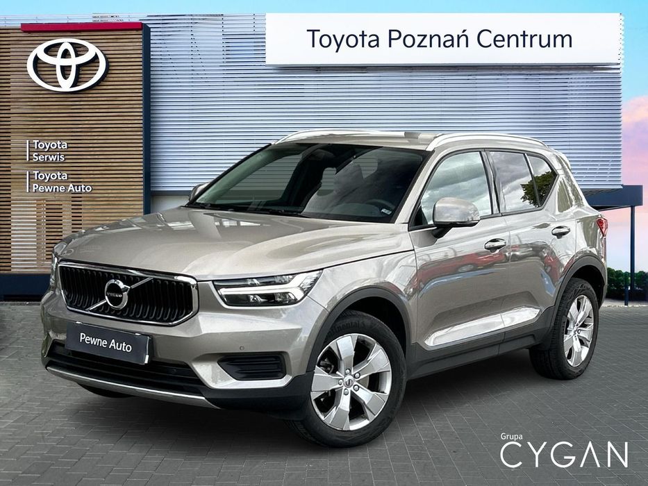 Volvo XC 40 B4 B AWD Momentum Pro. Serwisowany w ASO. Niski przebieg. VAT Marżą