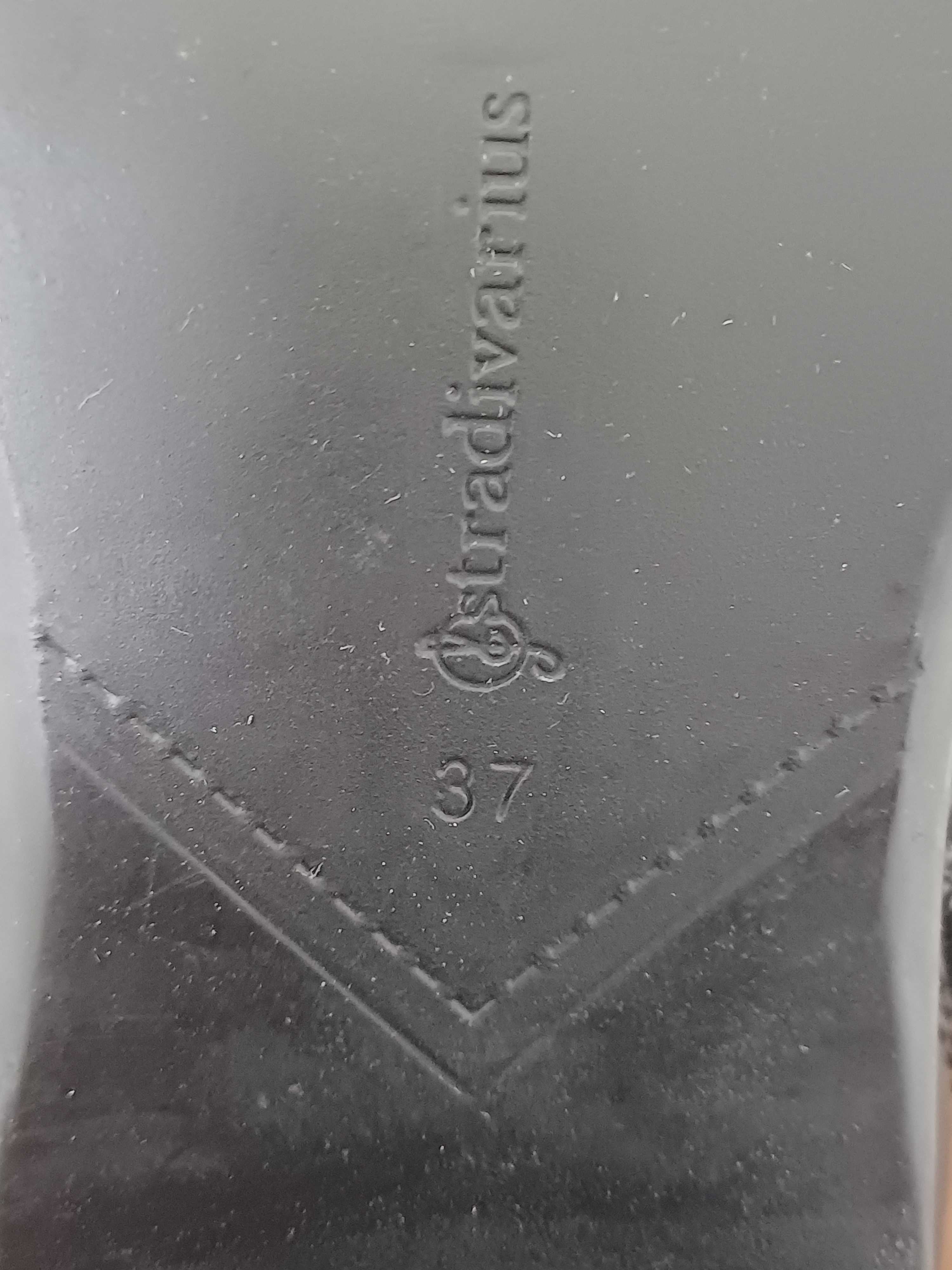 Botas de senhora Stradivarius Nº37