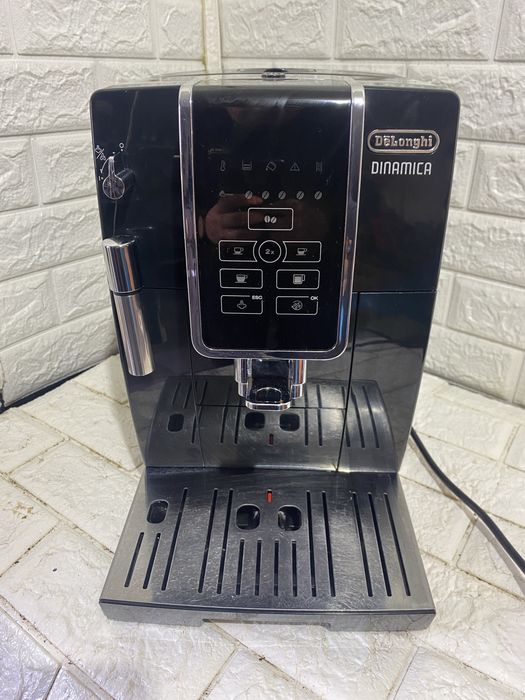 Кавомашина Delonghi Dinamica