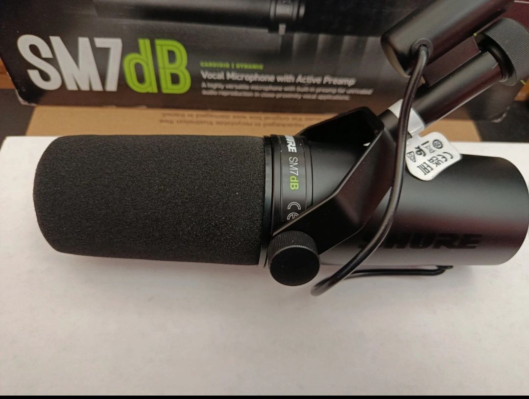Shure SM7dB to mikrofon dynamiczny