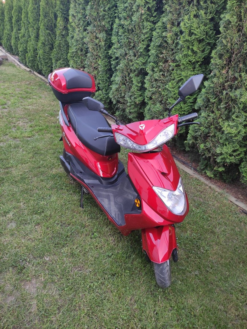 YADEA EM215 Pro 2500w Електрос скуте ОБМІН НА МІНІ ТРАКТОРр