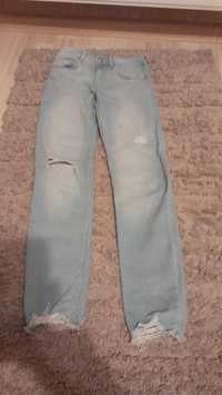 Bershka Spodnie jensowe z rozdarciami  32 XXS